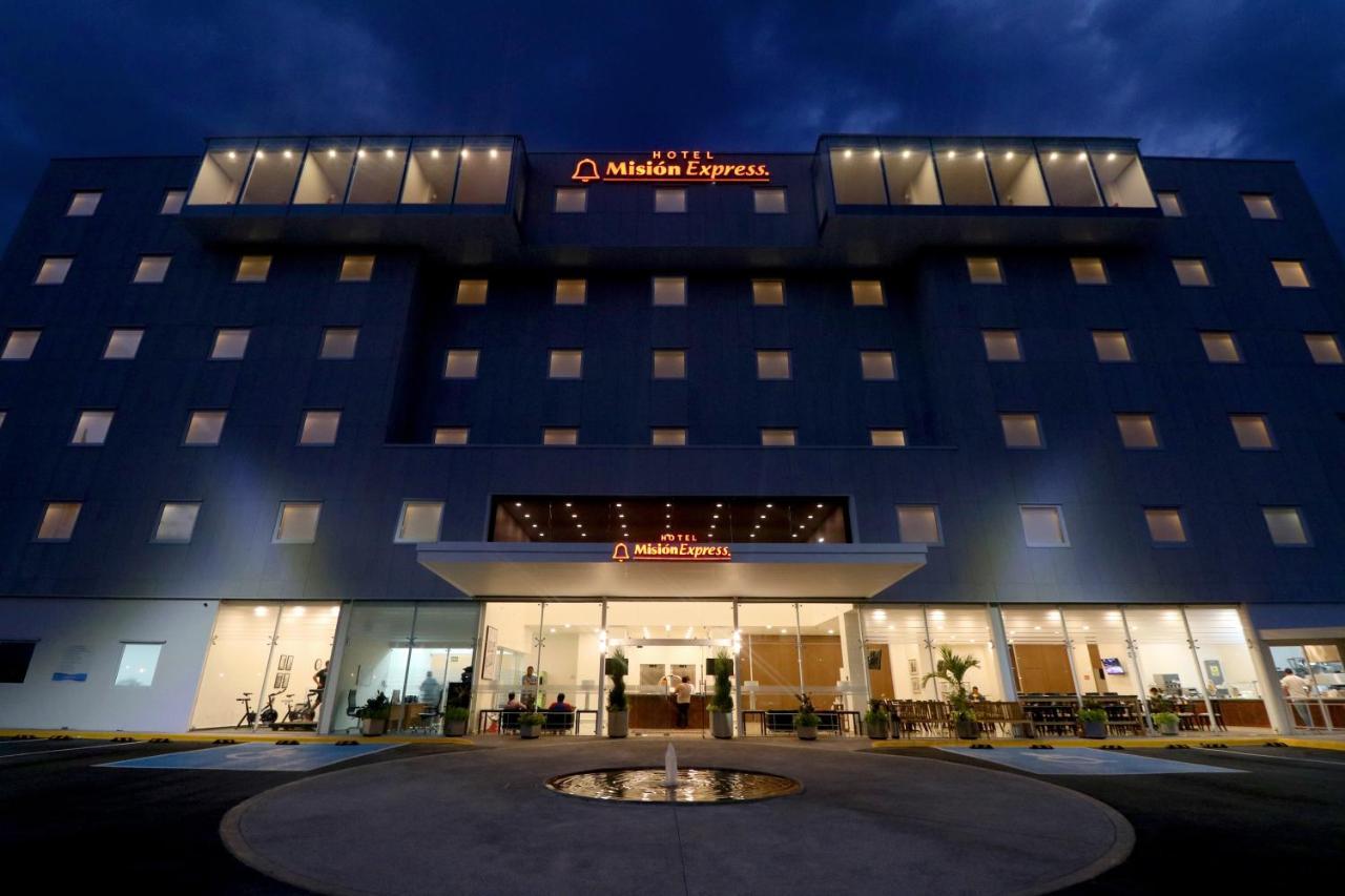 Mision Express San Juan Del Rio Hotel Bagian luar foto